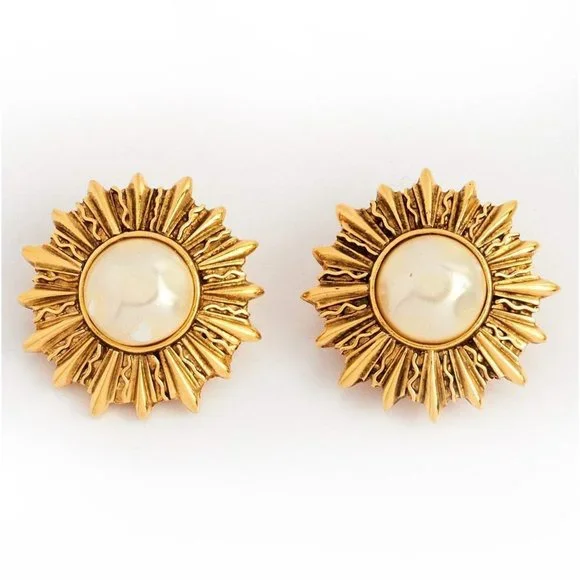 Authentic Chanel Vintage Gold Plated Starburst Earrings - Picture 4 of 5